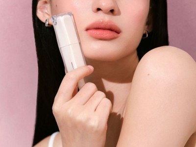 FILA演绎“网球老钱风”美学,HOURGLASS全新四色眼影盘轻松晕染出不同浓淡的妆效|是日美好时尚