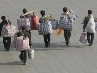 “他们为何不愿放弃农村户口?”背后是一场城乡关系的静默倒转